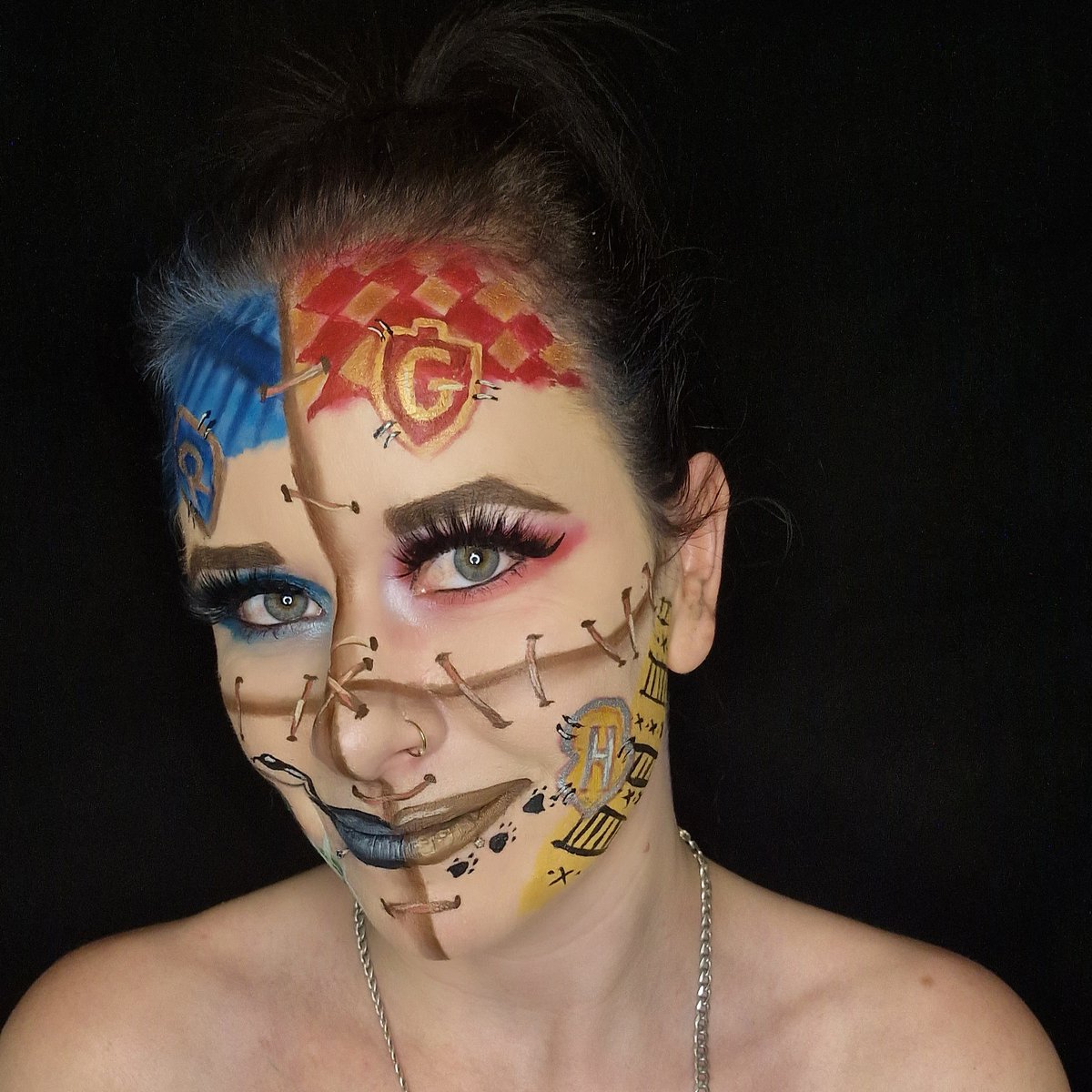finnyilya's tweet photo. @HogwartsLegacy themed paint! My daughter was SOO happy to see this completed yesterday!
Took 10 hours of our 16 hour stream, I might be slightly addicted to that game. 
I'm very proud of this paint though! 

https://t.co/wLGzmg229f 

#art #HogwartsLegacy #bodypaint #gaming https://t.co/S9nFPFuRl7