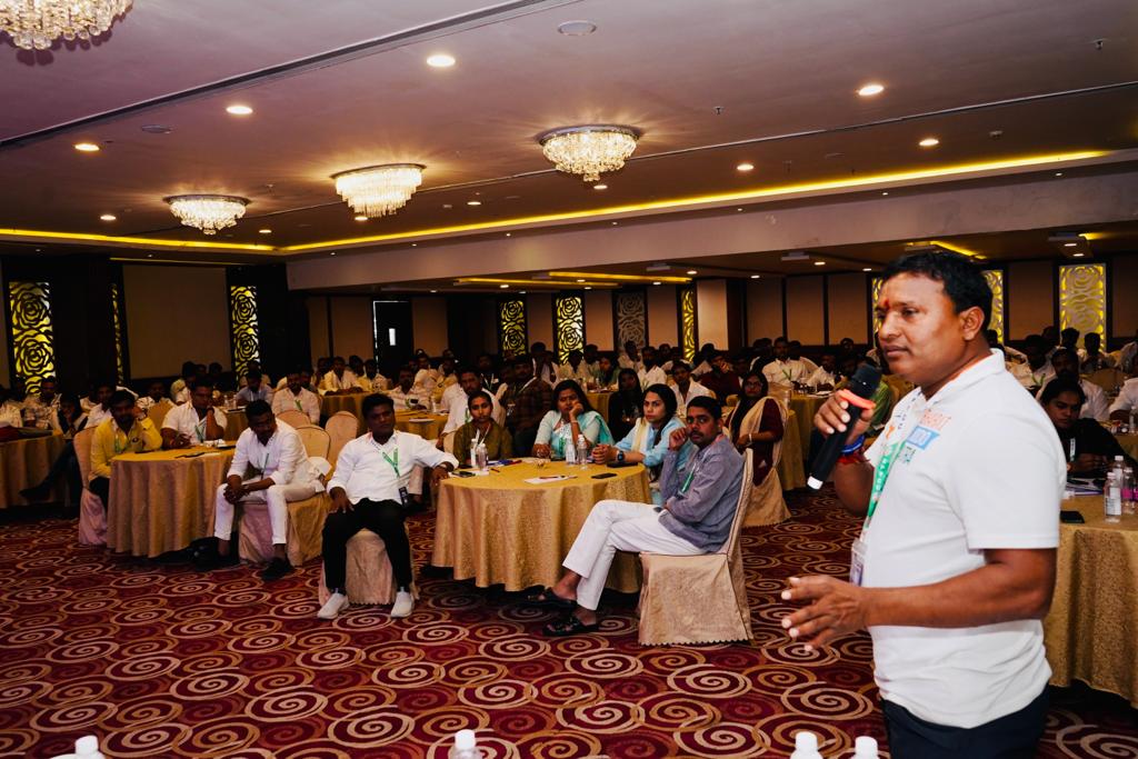 IYC's tweet photo. IYC president Shri @srinivasiyc Ji addressed young leaders of @IYCKarnataka and discussed the preparations for upcoming assembly elections at the ongoing state executive meeting of Karnataka Pradesh Youth Congress in Bengaluru.

Karnataka is ready for Congress once again ! https://t.co/hCvdarFA8l