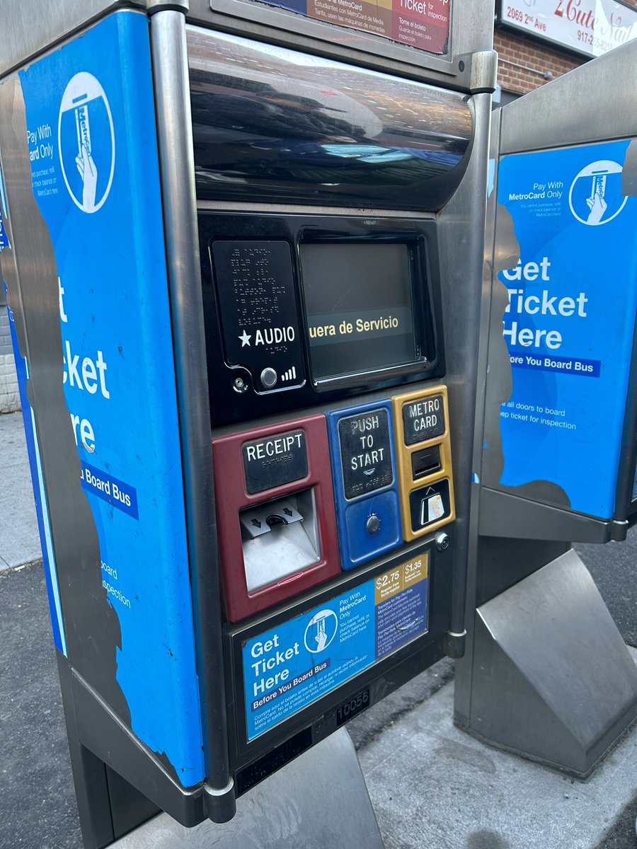 MsMeleque's tweet photo. This kiosk has been out all week. 
(106 street and 2nd avenue- Manhattan)
2/6/23-2/10/23

When will it be serviced? 

Why is the service number not working? 

@NYCMTA_Problems @MTA @nyc311 
@DianaAyalaNYC https://t.co/vAMEDDEPYG