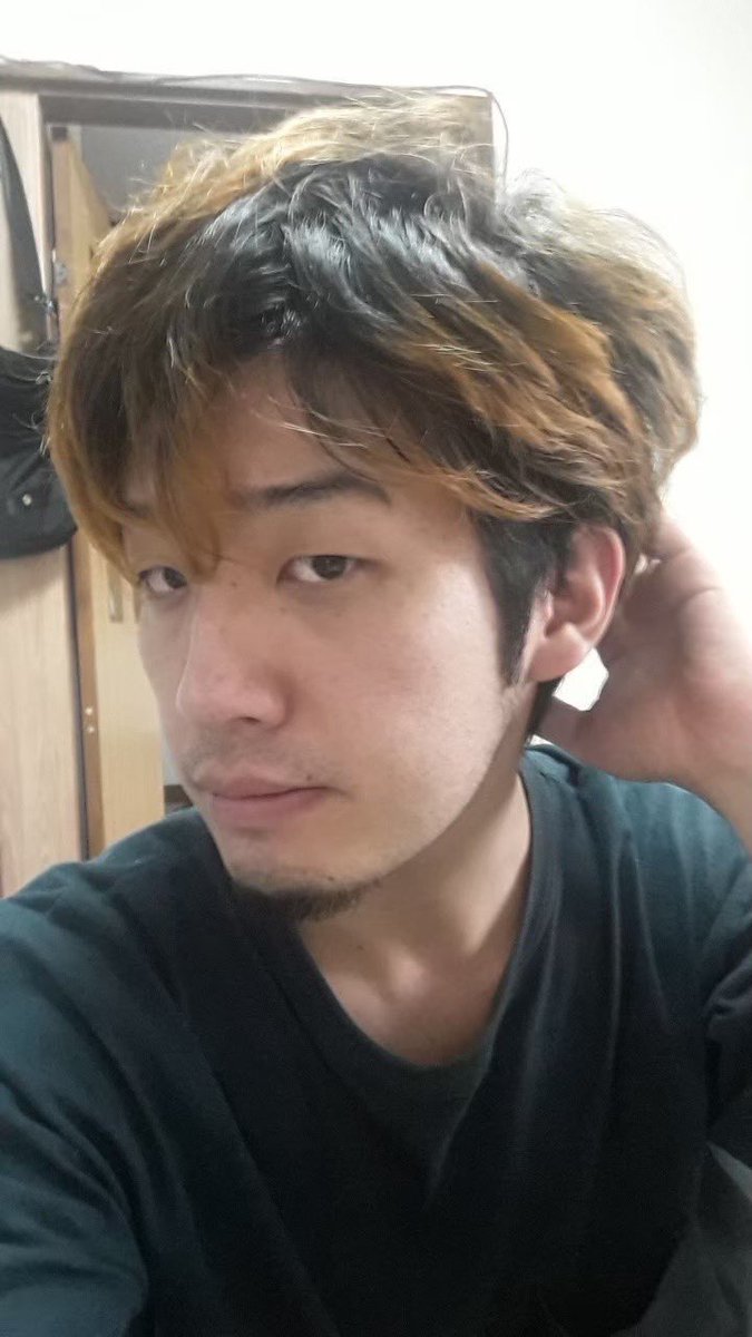 「左が二郎系ラーメンにハマる前右が二郎系中毒者の現在。 」|ザビエラー長谷川@長谷川無双2巻発売中のイラスト