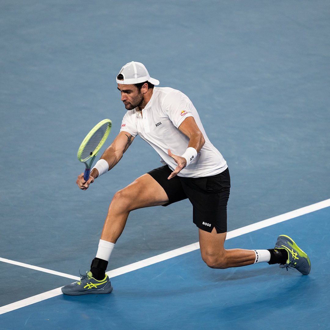 ASICSTennis's tweet photo. The new #GELRESOLUTION 9 - as worn by Matteo Berrettini - offers unsurpassed stability through proprietary technologies such as DYNAWALL™ and DYNAWRAP™. #ASICSTennis https://t.co/M22TeWR4BQ