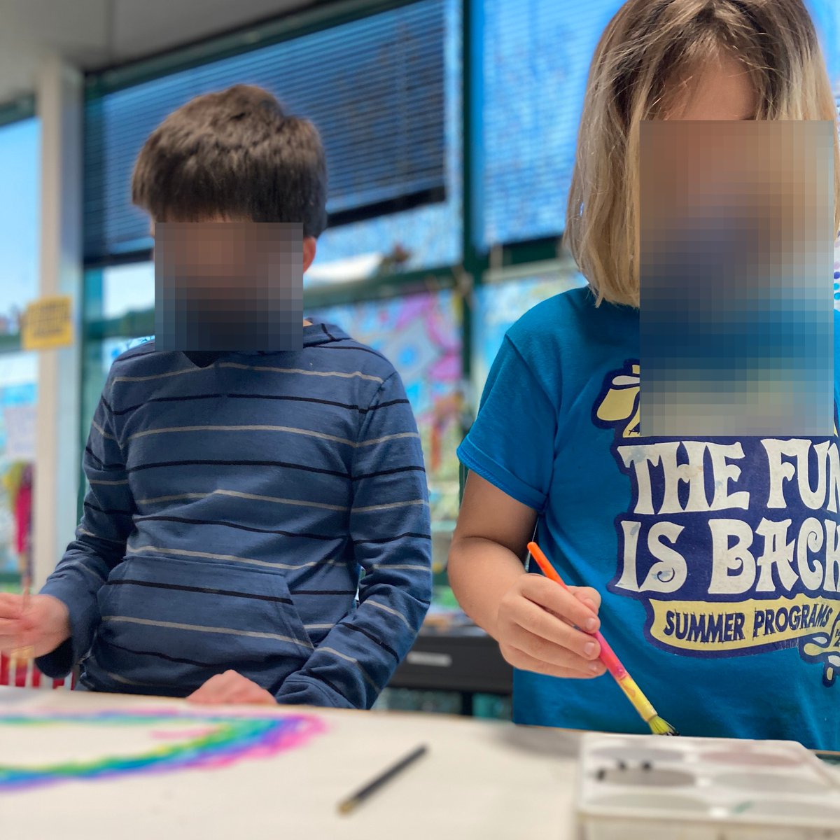 BigMinds2e's tweet photo. What's more fun than getting to paint whenever you want?
Painting with your bestie!
Description: up close photo of two students with faces blurred for privacy, both painting on a large piece of paper. 
#Twiceexceptional #Bigminds #Bigmindsunschool #2e https://t.co/QCGmVWrE0F