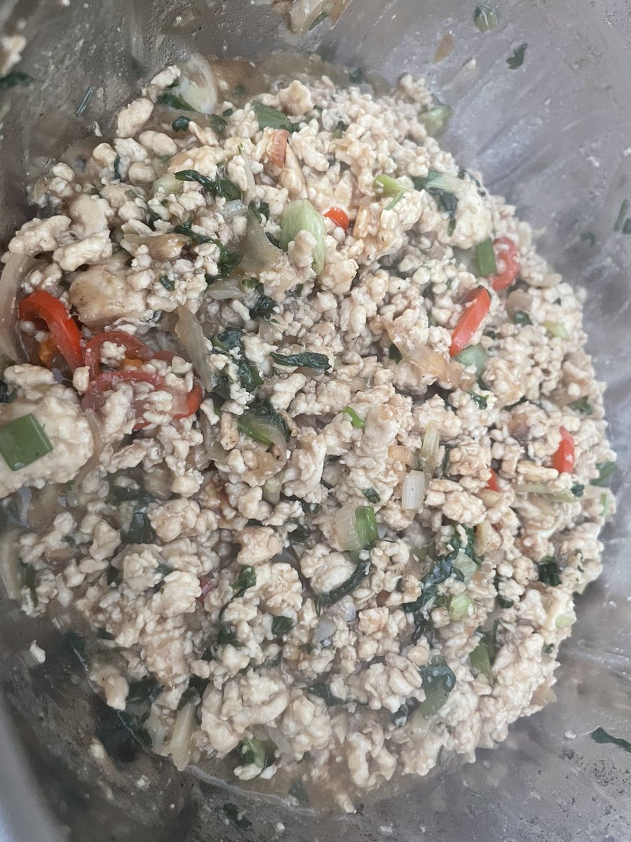traceyjcott's tweet photo. If you make this you can freeze half. As it freezes the flavours all meld more and as you defrost it the same again it’s like super marination on steroids 🥰 #chickenmince #asian #lettuce #wraps #cups ❤️ https://t.co/qqBF1ChzxV