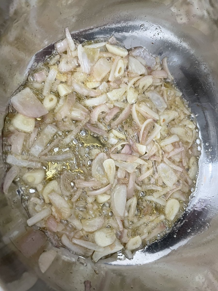 traceyjcott's tweet photo. If you make this you can freeze half. As it freezes the flavours all meld more and as you defrost it the same again it’s like super marination on steroids 🥰 #chickenmince #asian #lettuce #wraps #cups ❤️ https://t.co/qqBF1ChzxV