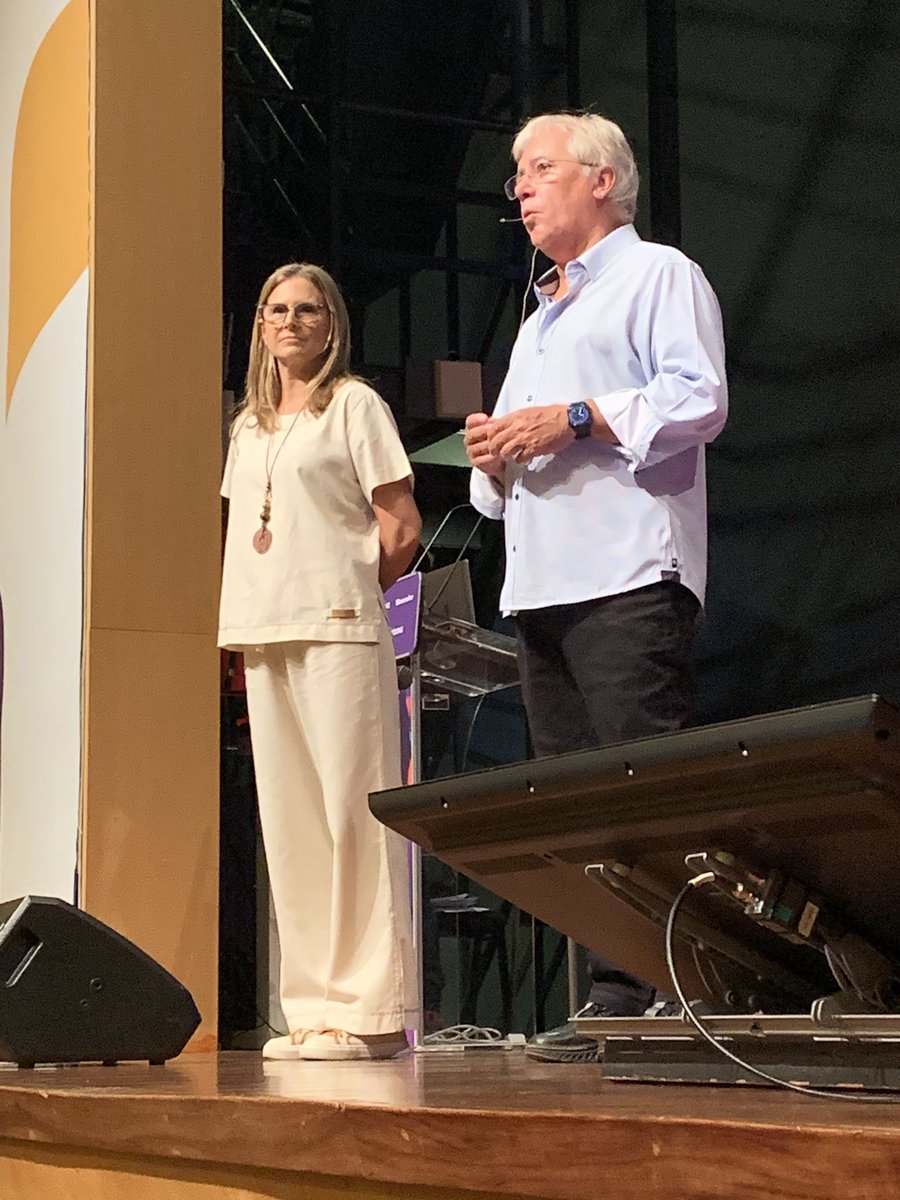 WavemakerUy's tweet image. Futuro, allá vamos (una vez más…) #WPPUruguay_IA @WPP @WavemakerGlobal WPP Prompt