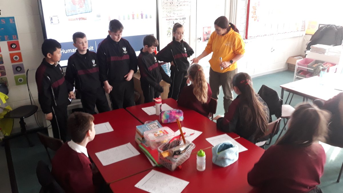TUDublinCivEng's tweet photo. Ana: We are going to make a human circuit! Trust me, you won't get a shock, hold hands 😊
The students:
#STEMeducation #TryFive https://t.co/qMO4qpbahU