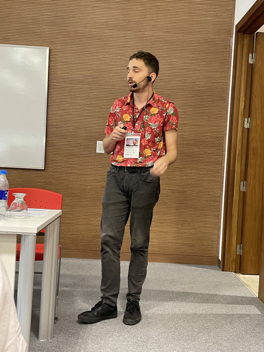 Tomás Cicchini <a href="/TomiChi3/">tmichi</a> studies the media agenda in Argentina. Does media consumption in social media reflect political polarization? Now at #NetSciX2023! <a href="/Fisica_UBA/">Física UBA</a>