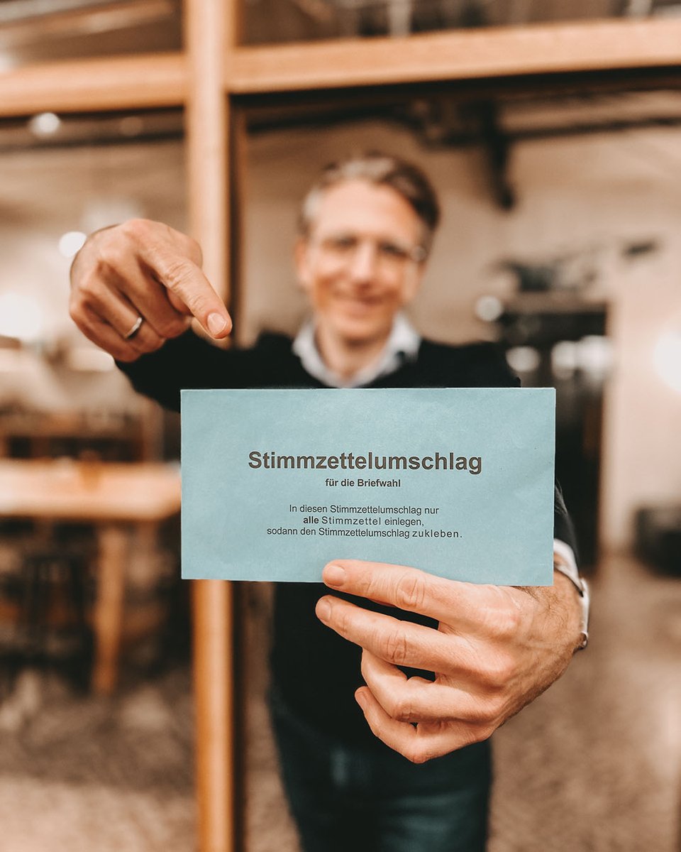 valid_digital's tweet image. Gesellschaftliches Engagement – finden wir super. 🤝
Deshalb fördern wir es: Alle ehrenamtlichen VALID-Wahlhelfer*innen der #Berlinwahl können bei uns am nächsten Tag ausschlafen – sie arbeiten nur einen halben Tag. 
Danke an unser #Team, das sich vielfältig einbringt. ❤️