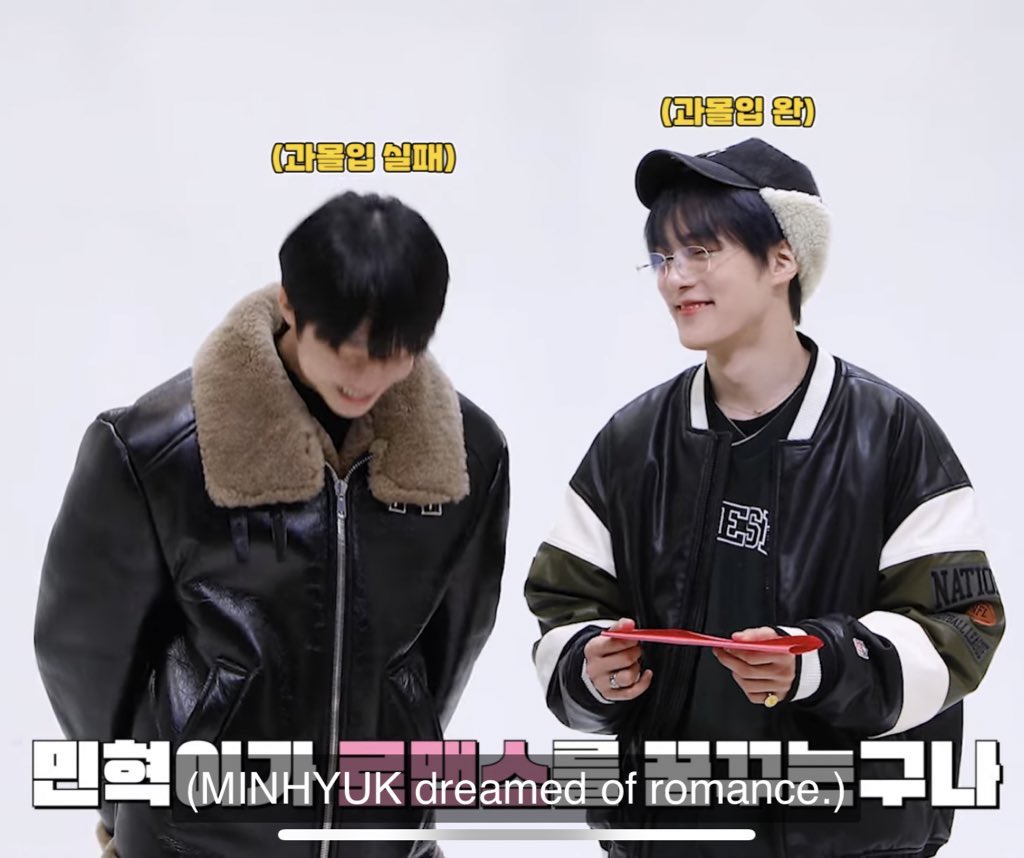 hyunghyuk happening but I can't watch because I'm at work!!! bullying!!!!!!