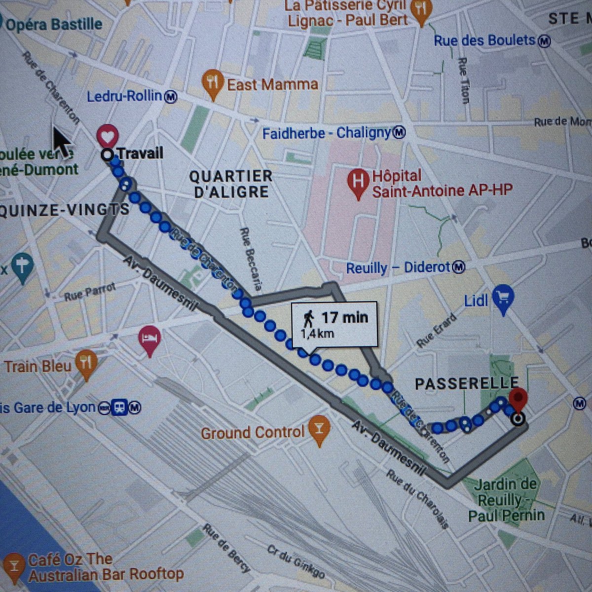 ARwinelabels's tweet photo. Bonjour @Chronopost !
Pourquoi laisser un colis à 1,6 km du pickup initial alors que nombre d’autres dépôts á proximité de chez nous ?!?
C’est votre façon de faciliter la vie des clients ? 
Honte à vous !  #chronopost #pickup #badexperience #wtf #noservice https://t.co/bbgxOooPwG