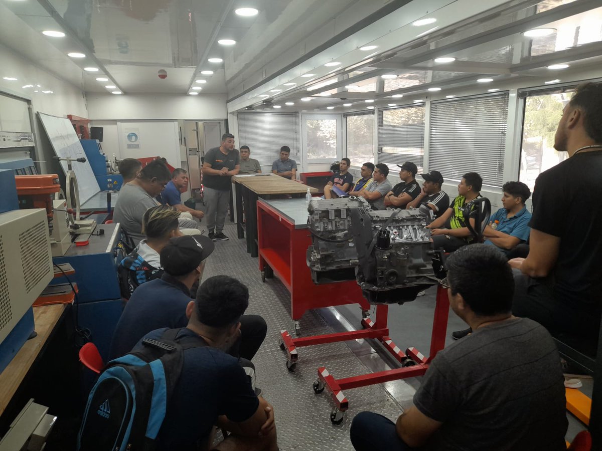 INETetp's tweet photo. Las #AulasTalleresMóviles llevan #FormaciónProfesional a todo el país

En #SanJuan jóvenes y adultos de #Jáchal #Caucete #Angaco #Rawson se están capacitando en #Refrigeración #Soldadura #Mecánica Textil e Indumentaria

#IgualdadDeDerechos
@minedusanjuan 

(hilo) https://t.co/iI4RJTt4VE