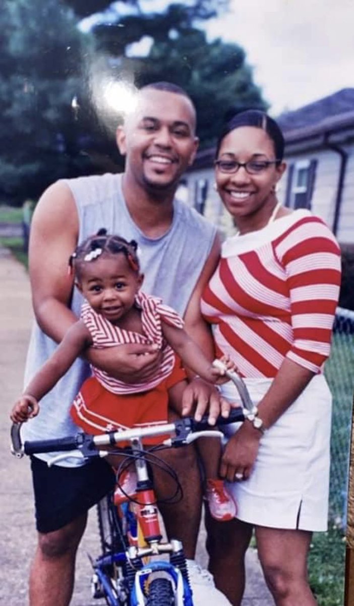 kiandrasimonee's tweet photo. never in my life did i think i would be able to tell my dad HBD on his twitter feed …. ceemar10 in the hizz-ouse !!! LOVE U DADDY❤️‍🔥❤️‍🔥❤️‍🔥❤️‍🔥 https://t.co/Dx1p4ujU7z