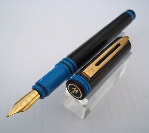 Generations7080's tweet photo. Le mythique stylo plume Waterman, qui en a eu un ? https://t.co/pxin72zjFo