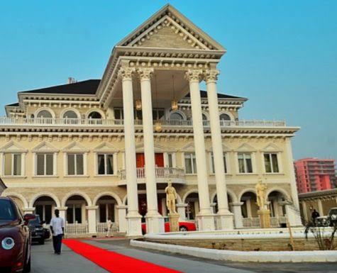 Yorubaness's tweet photo. Chief Olu Okeowo - Lagos Billionaire who owns the biggest mansion on Parkview, Ikoyi.

Thread! Retweet https://t.co/iFyR57Xhd3