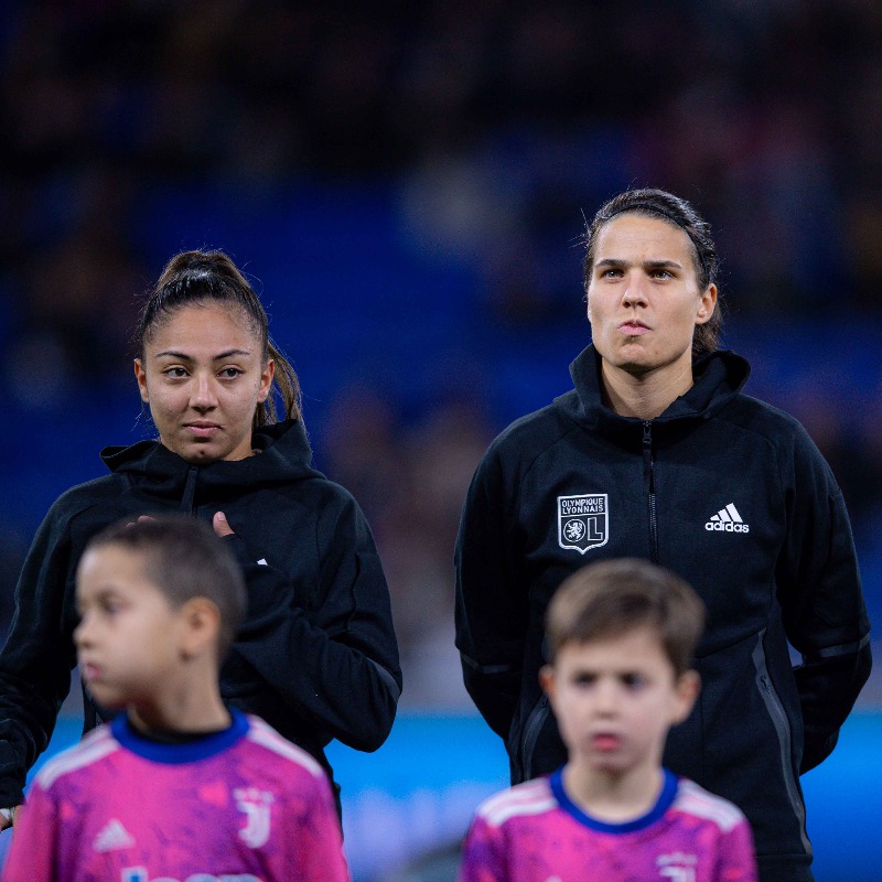 ol__lyonnes's tweet photo. ✨ Quart de finale de @UWCL ✨

🫵 Elles auront besoin de vous le 21 ou 22 mars au 𝐆𝐫𝐨𝐮𝐩𝐚𝐦𝐚 𝐒𝐭𝐚𝐝𝐢𝐮𝐦 face à @ChelseaFCW ! 🔴🔵

Vos places pour #OLCHE par ici ⤵️