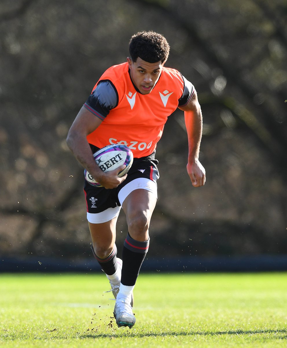 dragonsrfc's tweet image. ⚡️ 𝙍𝘼𝘾𝙄𝙉𝙂 𝙄𝙉𝙏𝙊 𝙏𝙃𝙀 𝙒𝙀𝙀𝙆𝙀𝙉𝘿... 💨

🔜🏴󠁧󠁢󠁳󠁣󠁴󠁿🆚🏴󠁧󠁢󠁷󠁬󠁳󠁿

#WeAreGwentRugby