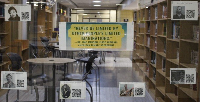 DouglassHSMedia's tweet image. @apsDouglassHigh @DrLisaHerring @forrest_taylor1 @apsupdate @CalhounLakesha #AstroPride Astros learn of accomplishments of African Americans. Many struggled through hardship, poverty, and in some circumstances, slavery. Still, they prevailed and proved their genius to the world!