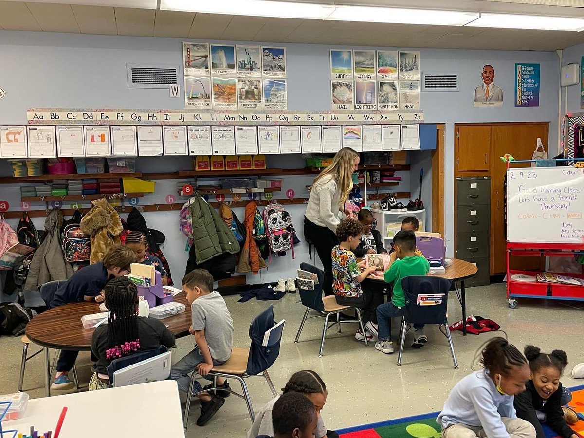 RCSDsch35's tweet photo. 1st graders in Mrs. Tellex’s and Mrs. Lezeska’s class doing partner reads about animal structures and how they help them survive!@RCSDNYS @ChiefDemario @drpeluso https://t.co/SBvapIPzKb