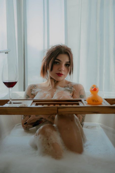 Te observo desde aqu&iacute; 👀 https://t.co/Gp8eOC1Kzm<a href="/tag/esshow"class="tags"><span>#esshow</span></a>