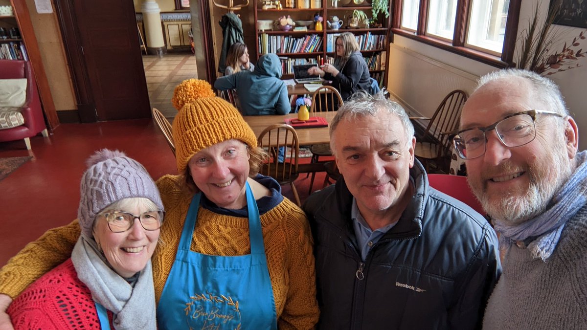 Great to catch up and plan with champions of the disadvantaged <a href="/LouMacari10/">Lou Macari</a> <a href="/MacariFDN/">MacariFoundation</a> and <a href="/annharvey22/">Ann Harvey @annharve</a> at the great community kitchen at Fenton Town Hall <a href="/thecafefenton/">The Cafe Fenton</a>