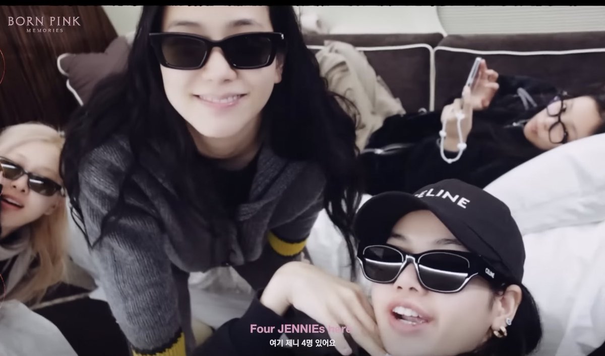 bIackpinkloops's tweet photo. we have now 4 jennies😎 https://t.co/hGdoGYEILg