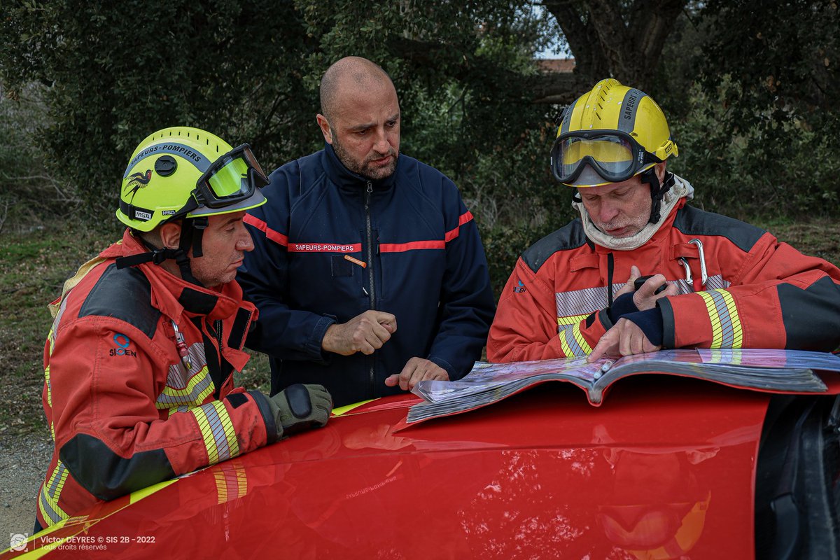sis_2b's tweet photo. #Furmazione 🔥🌲 Durant deux semaines, un stage de Chef De Groupe (CDG) Feu De Forêt à eu lieu en Corse au profit de 8⃣agents du @sis_2b et 4⃣du @SIS_2A , avec le concours de l'@UIISC5CORTE, délocalisé par @ECASCVALABRE et réalisé sur le simulateur de l’EDSP de Corte. https://t.co/GP19HtRvrl