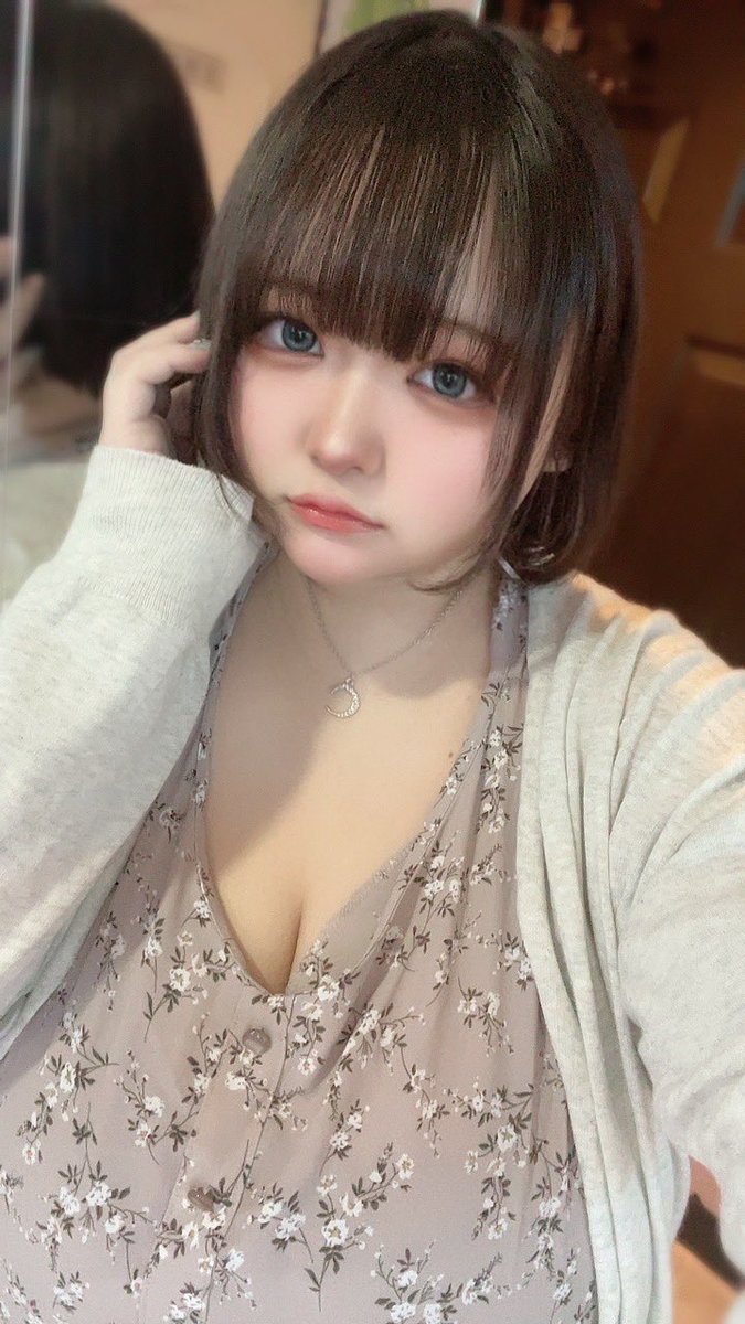 ログインしました！
バレンタインイベント特典もあるよ〜💕
今日はデート服お給仕なりよ🤤
明日は部屋着かセクシーのどっちかにする！
今日しか清楚は見れない‼️
見に来るべし‼️22時まで〜(っ ॑꒳ ॑c) https://t.co/gnomIGhyJR