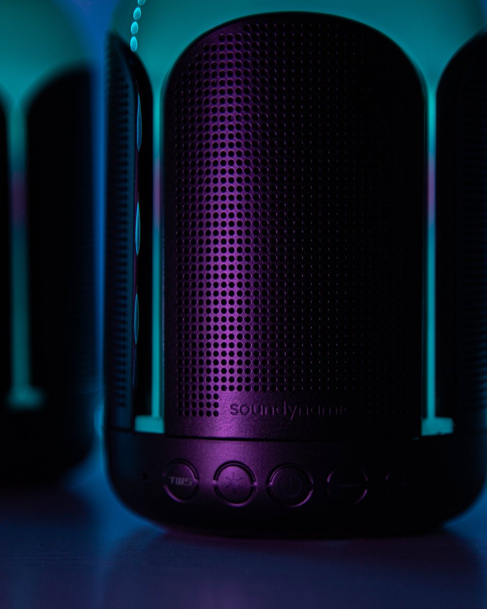 Soundynamic1's tweet photo. Shine in the dark.

Credit to @Oscar_Tornell 

#soundynamic #soundynamicvibe #soundynamicaudio #soundynamicaudio #soundynamicwildbox #razer #instagramtrend #reeltrending #pcgaming #gamingkeyboard #rgbsetup #keycap #rgblights #rgblighting #twitchstreamer #pcbuild #gamingpc #rtxon https://t.co/332cko8z1N