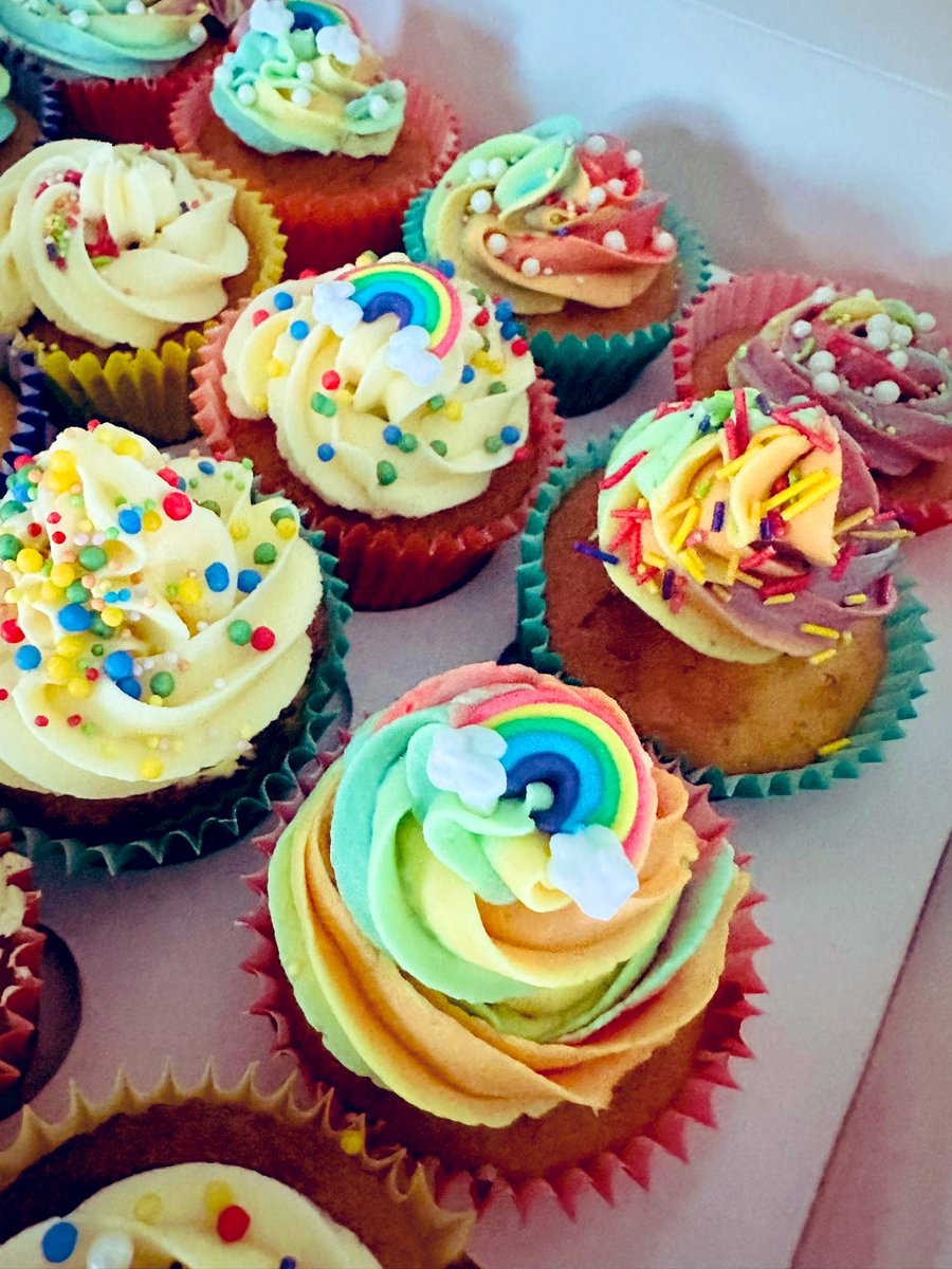Natalie_EracU3's tweet photo. It’s my favourite Friday of LGBTQ+ History month in U3… Bake off is here 🍰🧁 My wonderful team at Leamington, have outdone themselves and pulled out some secret baking skills this morning!
Feeling blessed…Enjoy all ❤️💜💙💚 #Enterpride #U3Enterpride #DiversityandInclusion https://t.co/sb3Sy6OtIo