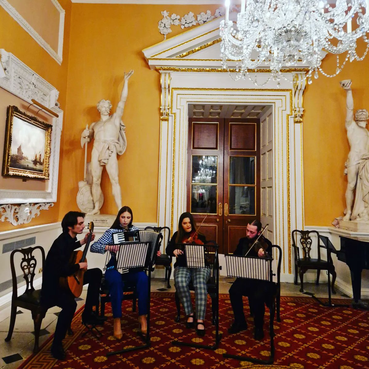 stefpassamonte's tweet photo. Bravo to the LPMAM students for their great performance this evening at Mansion House! A fantastic lecture by Michael Mainelli on the future of Education&Technology in the gorgeous Egyptian Hall. #wcoeducators #franklinlecture #mansionhouselondon #egyptianhall #LPMAMPresident https://t.co/ppCvnmFvpd