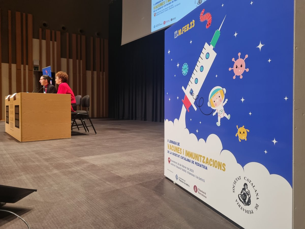 ajuntamentvng's tweet photo. 👩‍⚕️ Els i les pediatres es donen cita avui a #VNG a la V Jornada de Vacunes i Immunitzacions de la Societat Catalana de Pediatria #JDVSCP_23

💉 Una jornada tècnica per compartir coneixement entre professionals que té lloc a l'Auditori Eduard Toldrà.

#salut #pediatria https://t.co/0PjitREr09