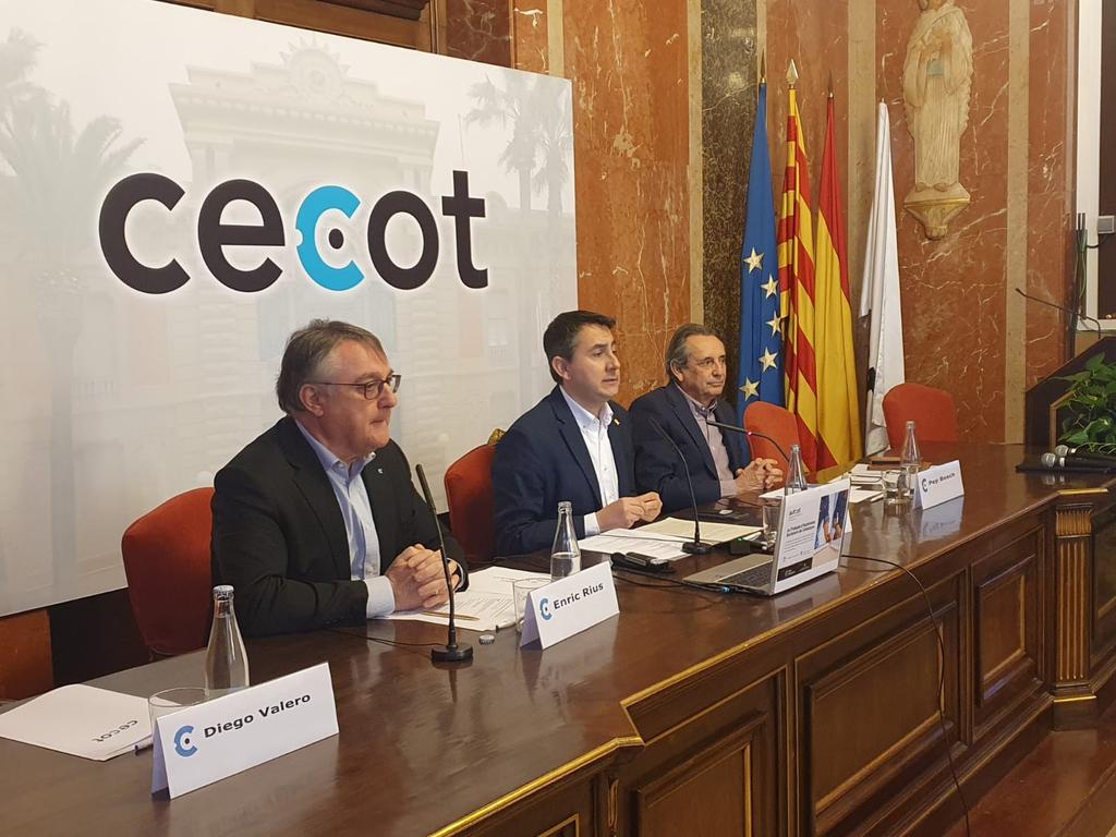 PatronalCecot's tweet photo. El director general de Relacions Laborals i Treball Autònom, @oscarriu obre la 1a Trobada d'Autònoms Societaris de #Catalunya organitzada per Autcat amb el suport de @CaixaEnginyers a casa nostra.
I, amb ell, @enricriusm president de #autcat i Pep Bosch, vicepresident. https://t.co/SrqwyQ8JFq