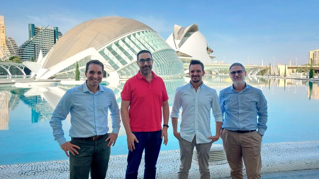 📢 El club de inversión <a href="/VincleCapital/">Vincle Capital</a>, en el que participa el #ParqueCientífico de la <a href="/UniversidadMH/">UMH</a>, ha invertido en la empresa Intelia CDP. 🖥 

ℹ️ La firma posee una herramienta que simplifica los procesos de digitalización de las #pymes.

Noticia 📍:
bit.ly/InteliaCDPVinc…