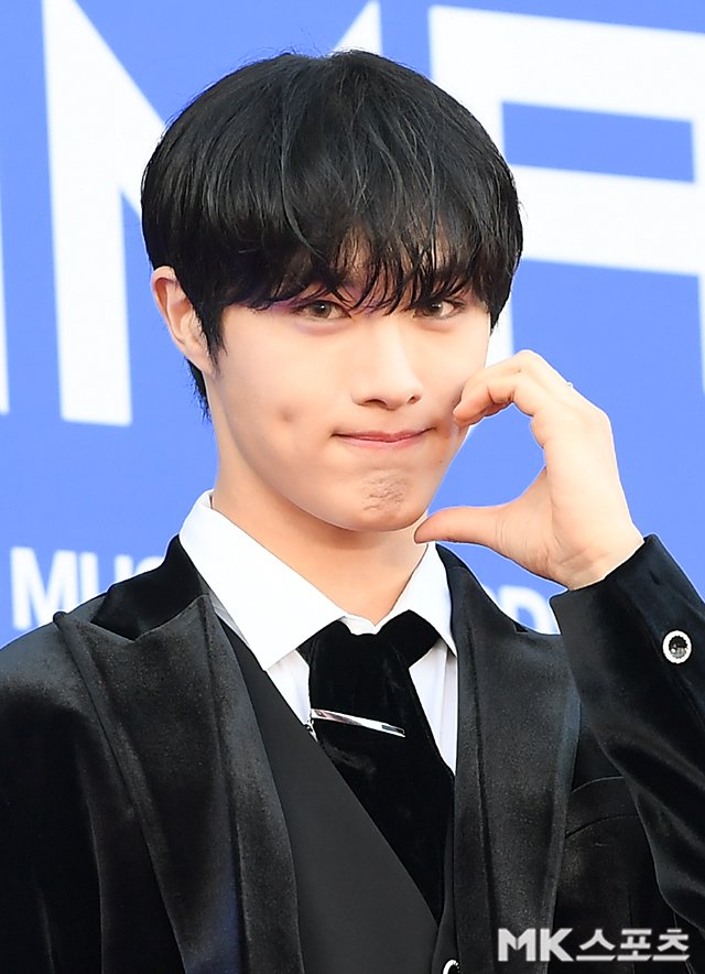 CIX_NAVER's tweet photo. [📝] CIX Hyunsuk at Hanteo Music Awards 2022 Red Carpet Day 1 (Press Photos) ㅡ 230210

🔗https://t.co/xYxHfNeq8x
🔗https://t.co/Pdbx4NgKPs
🔗https://t.co/rlzTmeaD7K

Upvote, recommend, and share the articles, FIX! 💙🌱

#CIX_NAVER #CIX #씨아이엑스
@CIX_Official @CIX_twt https://t.co/KNTpAF0eKc
