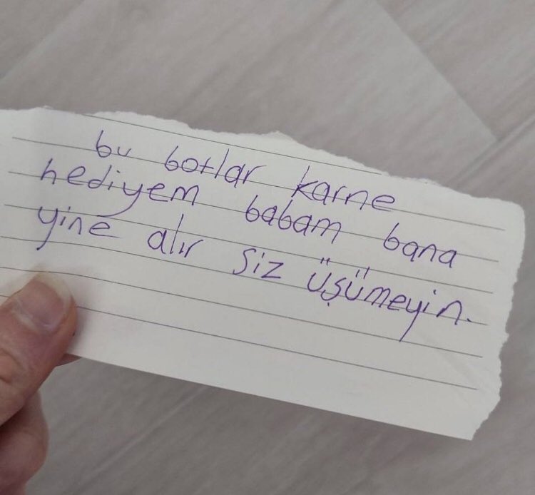 Biz güzel milletiz ya... Yedisinden yetmişine... Bizim inek doğrudan eve gelecek de mahallenin sıpaları bırakmıyor işte.