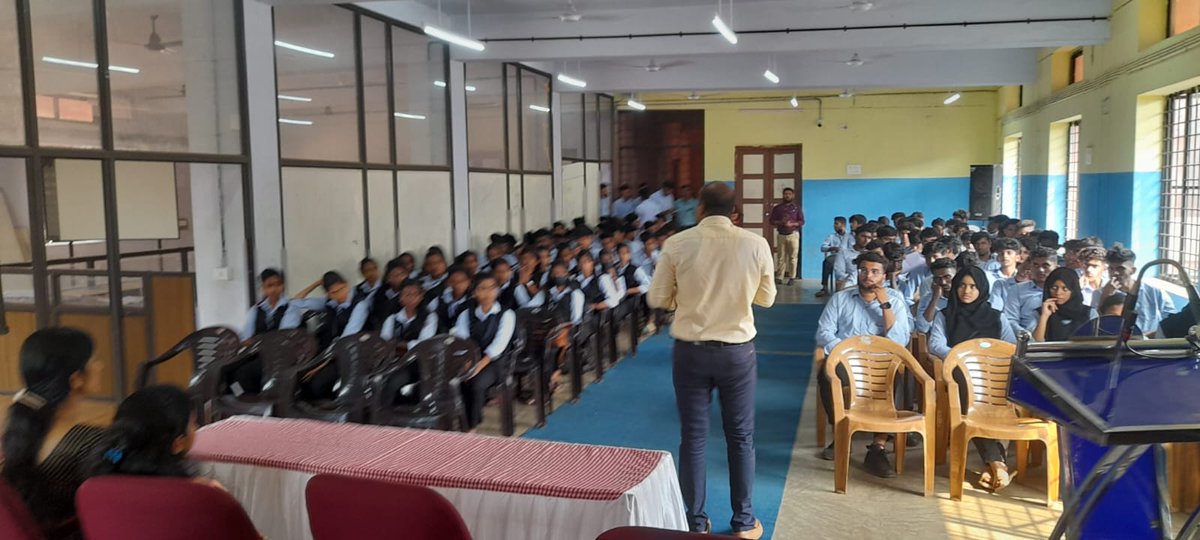 Mybkasergod's tweet photo. #ivep @PMOIndia @Anurag_Office @Nyksindia @NYKKasargod
Nehru Yuva Kendra Kasaragod Conducted Personality Development Class as part of IVEP program In association with Govt. ITI kasaragod https://t.co/ible8ixVXn