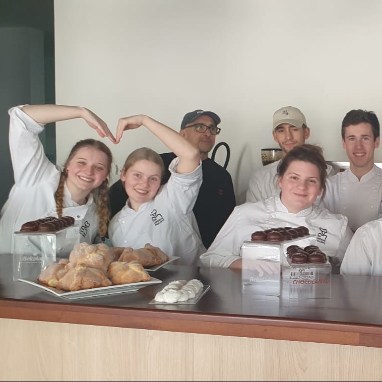 TerGroenePoorte's tweet image. Mexico 🇲🇽
Een delegatie van onze chocolatiers zit momenteel in Mexico om weldra te helpen op de plantages. Geniet van deze unieke ervaring! #criollo #forastero #cocoa #cacao #Mexico