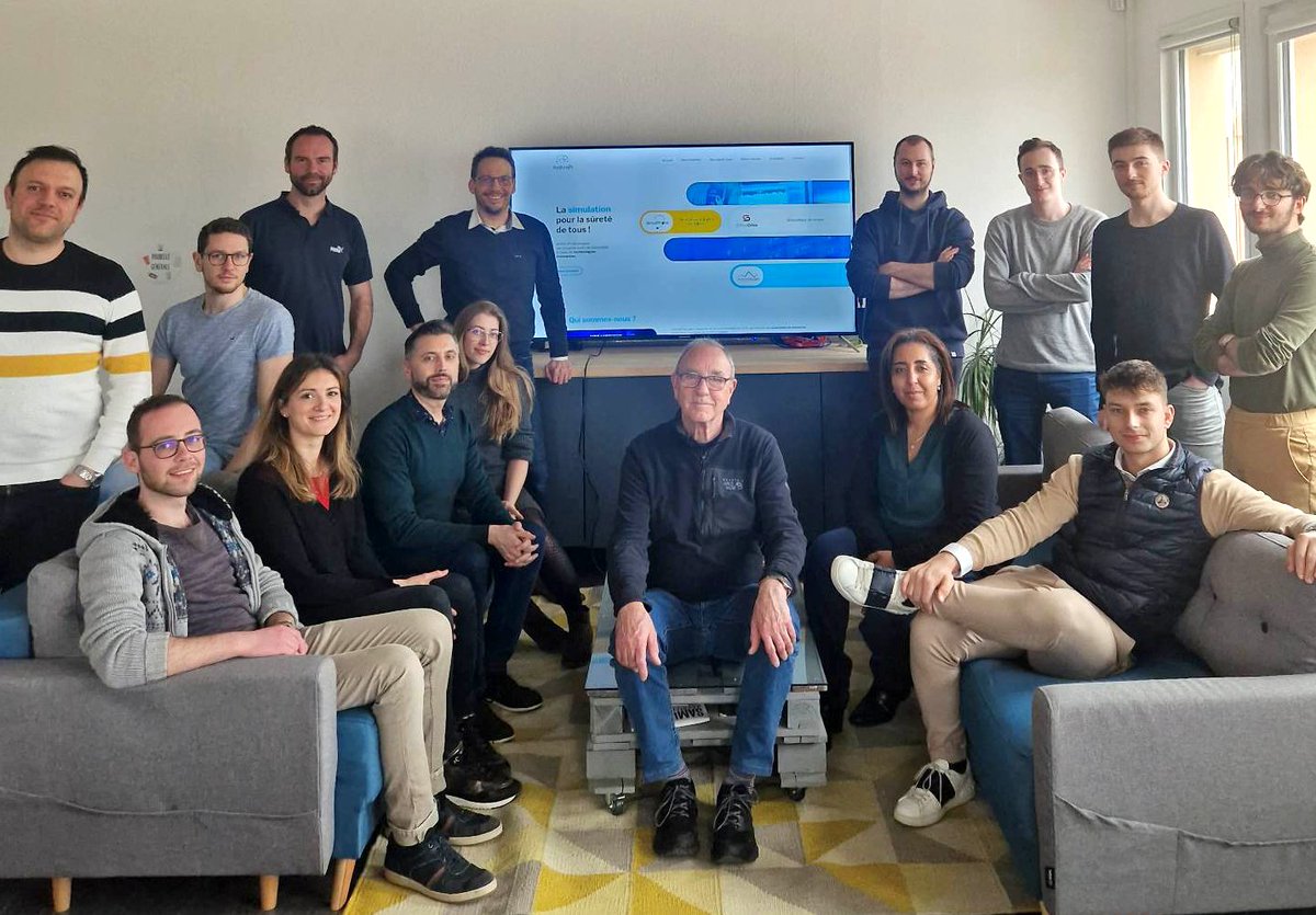 AnthroPi met les pieds outre-Atlantique ! #Québec #Canada 🇫🇷🇨🇦

Nous avons eu l'honneur de recevoir Marc Gay dans nos locaux à Dijon pour échanger sur nos expertises communes et surtout pour former Marc à l'utilisation de SimulPhone. 

#equipe #collaboration #deeptech #simulation