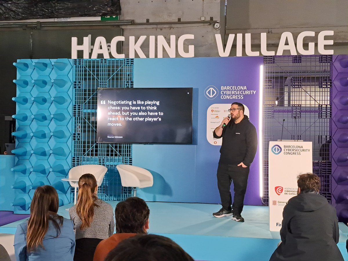 LaSalleBCN's tweet photo. #LSBlog "El camino a la seguridad: temas clave del 
@BcnCyberCon"⁣

Durante el congreso, Marc Rivero (@Seifreed), coordinador del Máster en Ciberseguridad de La Salle-URL, compartió su visión futura en el campo de la #ciberseguridad.

¿Quieres saber más?👉https://t.co/MVDvBU7pf9 https://t.co/G9ZbjJ8Bfy