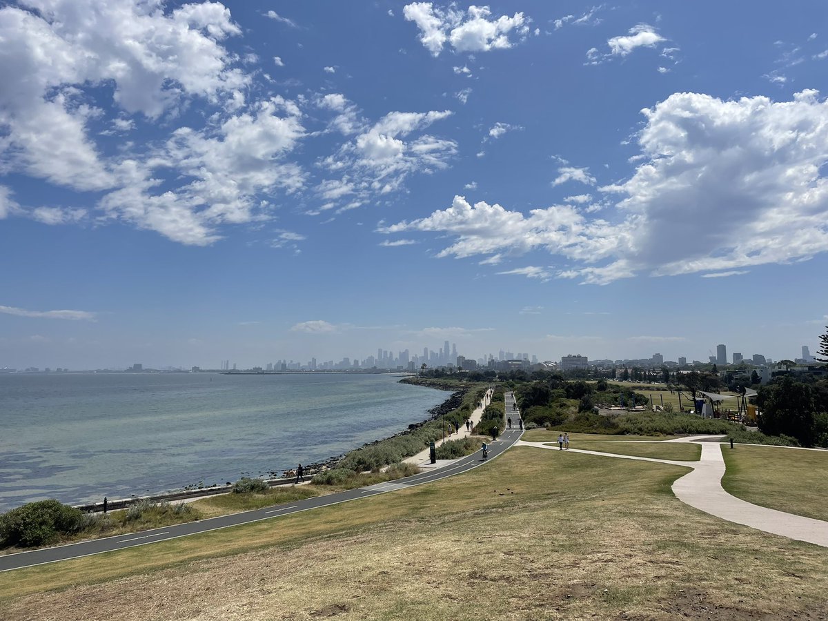 RunwithKat_'s tweet photo. Day 10 of the #februaryplankchallenge 9km run to a local landmark with beautiful views, 1 minute plank ✅ 45 minute hot mat Pilates. Great way to start the weekend 🙌🏻☀️

#febplankchallenge #run #runcoach #running #successinsmiles #plank #pilates #hot #runner #plank https://t.co/I5YuiLY1Ed