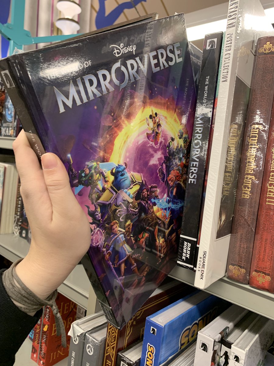 Oh would you look at that…that’s a pretty cool book right there if you ask me 👀 #DisneyMirrorverse #darkhorse #Barnesandnoble