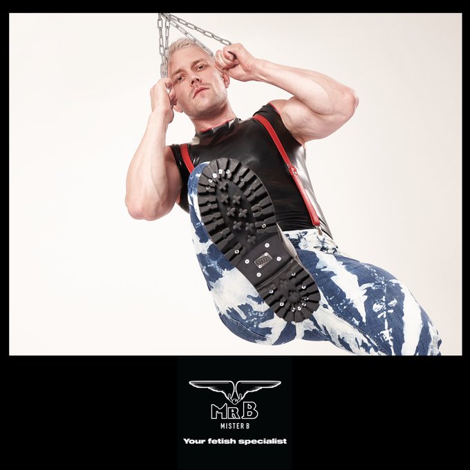 British Prime Beef?

@theleorush for @Mister_B_Ams 

#alpha #rubber #denim #skins #misterb #lgbtq #fetish