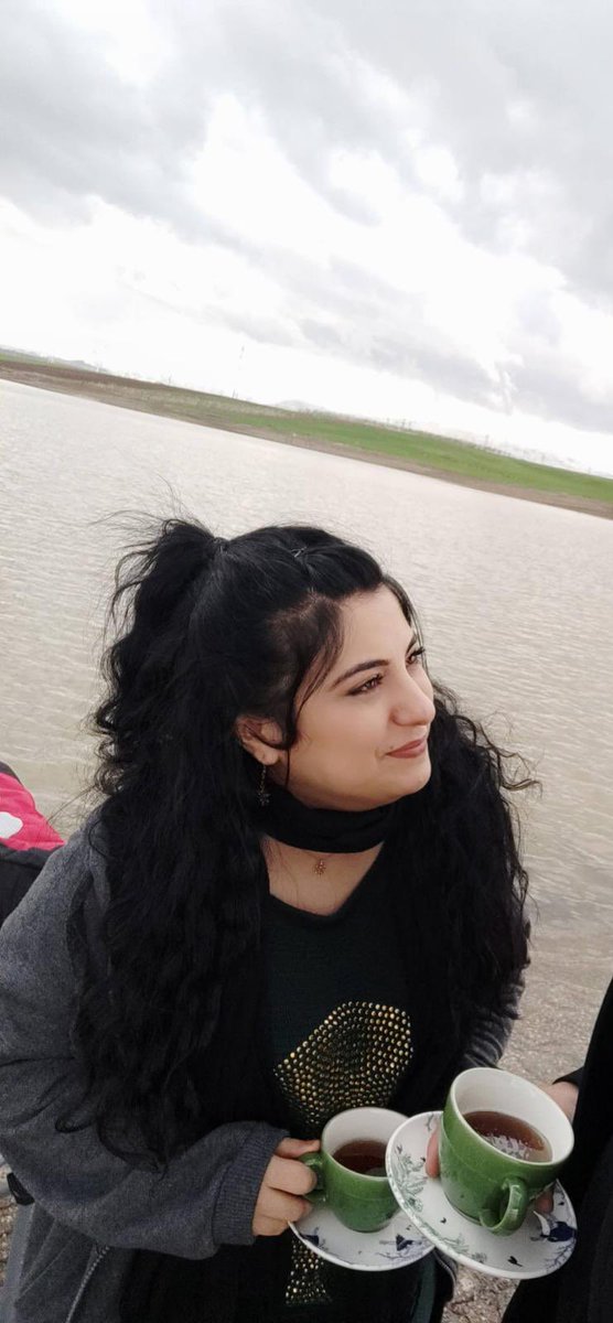 AliiKarli's tweet photo. 6 şubat saat 11 gibi enkazdan çıkarılıyor,ambulansa bindirilip hastaneye götürülüyor halen bulamıyoruz,büyük ihtimal kimliği belirlenemeyen olarak geçti hastane sistemleri yardım edin..

#AyşegülKarliNerede 
@BabalaTv 
@AFADBaskanlik 
@aogofficiall https://t.co/BdAeD0aWvf