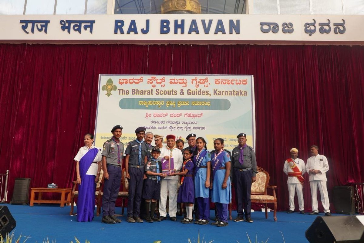The Respected Governor of Karnataka presented the Rajya Puraskara Award to students of Dr. A.P.J. Abdul Kalam Residential School of Arakeri Vijayapura for participating in Bharath Scouts and Guides rally at Raj Bhavan in Bangalore.

<a href="/Captain_Mani72/">Manivannan P 🇮🇳</a> <a href="/RaghavendraT198/">Raghavendra T</a> <a href="/sabeer_mulla1/">Dr. Sabeer Mulla</a>