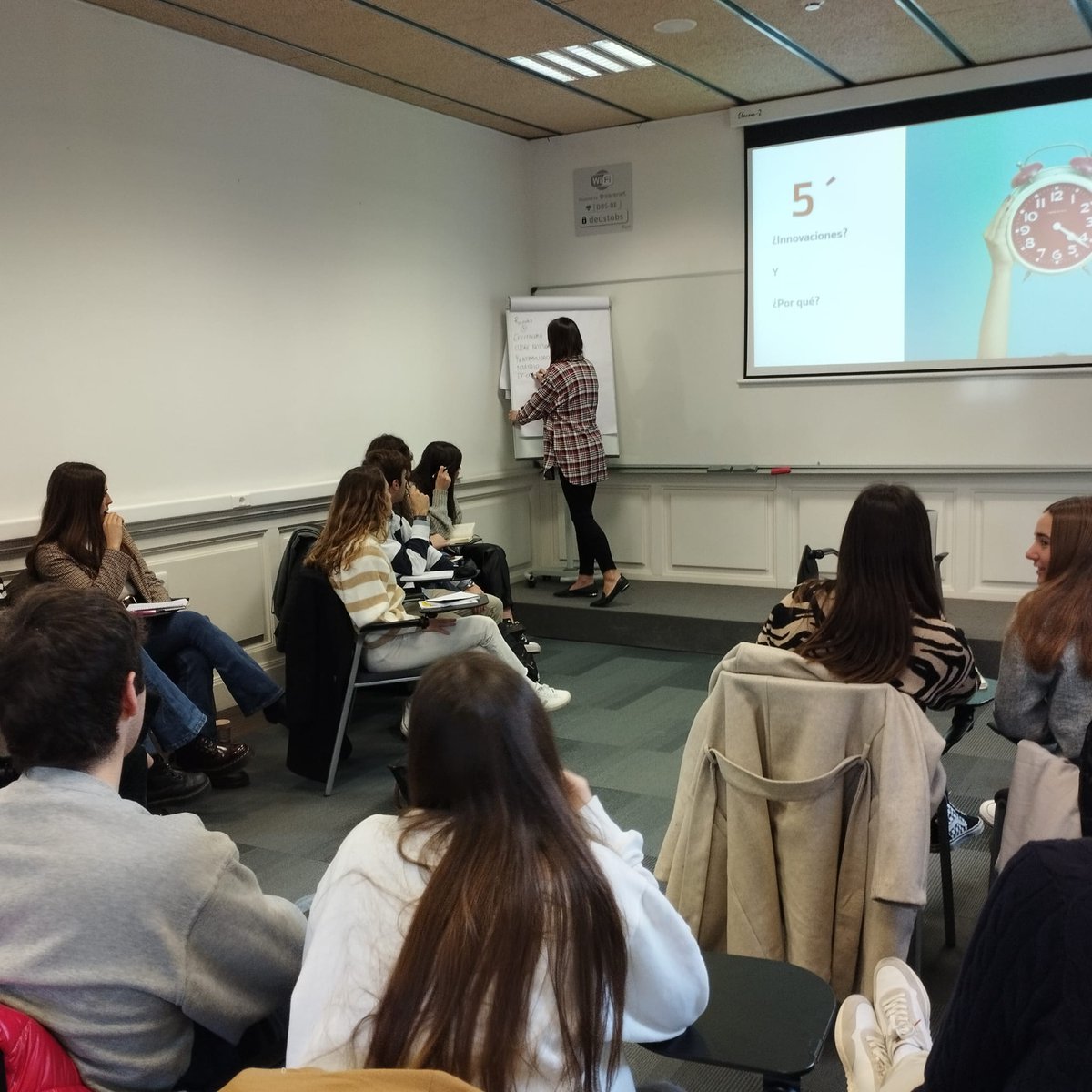 deustoDBS's tweet photo. 🚀 Seguimos con el Programa de Innovación y Emprendimiento de Innovandis en Madrid.

Hoy comenzamos el día con Raquel Puente de Fundación Innovación Bankinter 👍 @FundacionBKT 

#18G #iNNoVaNDeRs @iNNoVaNDiS @deusto https://t.co/7IbWMbxKqq