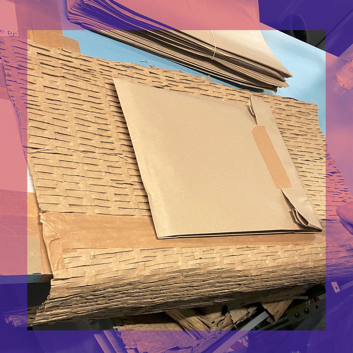 Ecodair_ESS's tweet image. Nous avons fait équipe avec @cartonpleinasso. Une réutilisation des cartons pour des opérations de calage utilisées sur nos articles.
 
En achetant du matériel reconditionné chez #Ecodair, vous soutenez un mode de production circulaire.

#environnement #recyclage #social