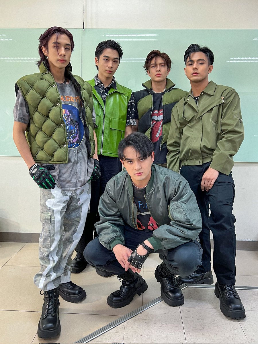 bgyo_ph's tweet photo. #BGYO | 📣 LET'S GO TAMARAWS! LET'S GO! 📣

Handa nang humataw ang @BGYO_members para sa inyo Tamaraws! 💚💛 

#OneConciertoPiyu #FEU95 #FEUOnward #OCP2023 https://t.co/RTxCTpSkCR