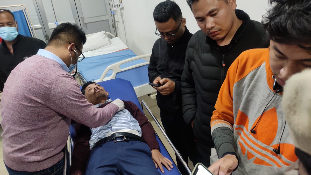 MBarishSharma's tweet photo. I strongly condemned such cowardly act to our BJP spokesperson @ M.Sureshkumar and BJYM Manipur Pradesh Office Secretary @AlexNingombam2

#punishtheculrpit
#stopviolence
#condemnedthecowardlyact

@NBirenSingh @Tejasvi_Surya @RajuBistaBJP @AShardaDevi @BJYM https://t.co/JD4F4XPV8d
