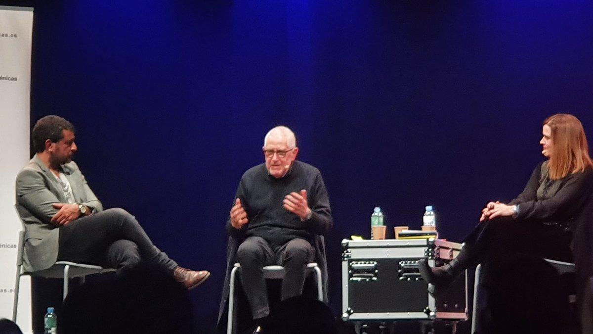 Davidvicentev's tweet photo. Un privilegio moderar ayer este encuentro con Ignacio Amestoy y Ainhoa Amestoy dentro del ciclo 𝗠𝗲𝗺𝗼𝗿𝗶𝗮 𝗩𝗶𝘃𝗮. 𝗦𝗮𝗴𝗮𝘀 𝘀𝗼𝗯𝗿𝗲 𝗲𝗹 𝗲𝘀𝗰𝗲𝗻𝗮𝗿𝗶𝗼 organizado por @academia_aaee  y @culturalcala1 
Dos referentes de la escena dramática de nuestro país. https://t.co/9AU8tVPIW7