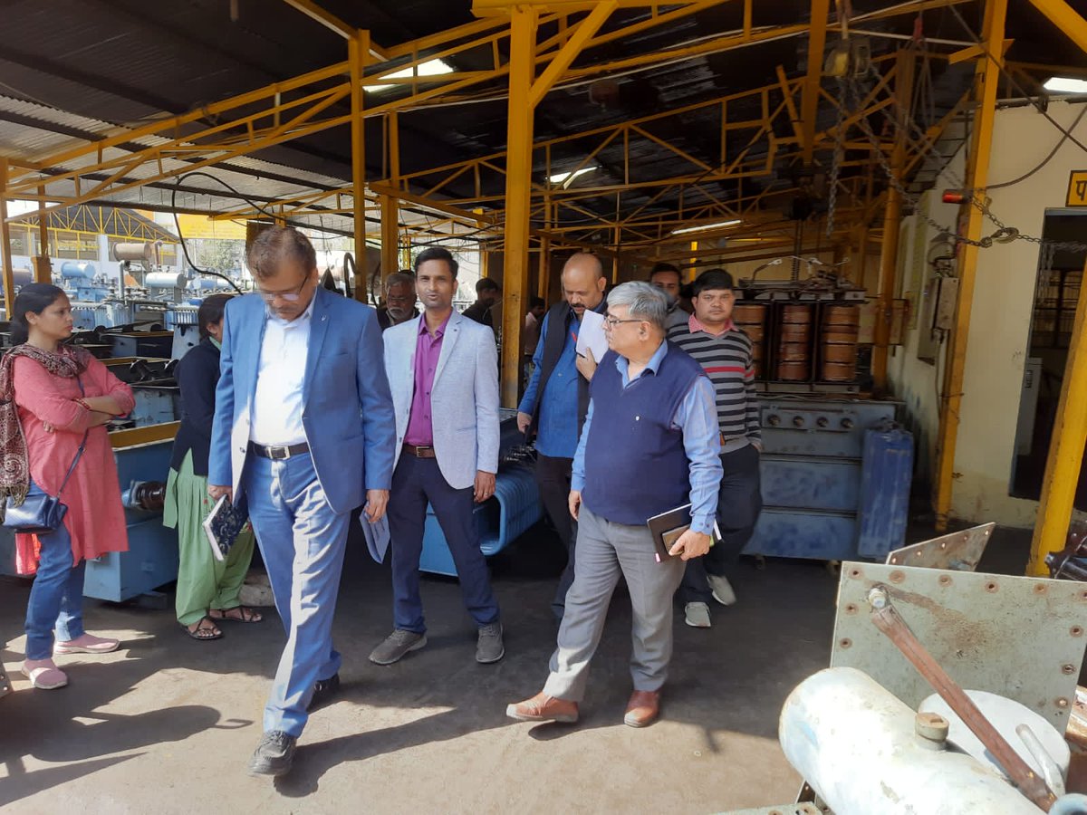 दिनांक 10/02/2023 को लेसा ट्रांस गोमती मुख्य अभियंता द्वारा महानगर खण्ड के अलीगंज उपकेंद्र का निरीक्षण किया गया। <a href="/aksharmaBharat/">A K Sharma</a> <a href="/MVVNLmd/">MVVNL</a> <a href="/mduppcl/">MDUPPCL</a> <a href="/UppclChairman/">CMD UPPCL</a> <a href="/UPPCLLKO/">UPPCL</a> <a href="/MVVNLHQ/">Madhyanchal Vidyut Vitran Nigam Limited</a> <a href="/EMofficeUP/">Energy Minister Office UP</a> <a href="/CMOfficeUP/">CM Office, GoUP</a> <a href="/ChiefSecyUP/">S.P. Goyal, Chief Secretary, GoUP</a>